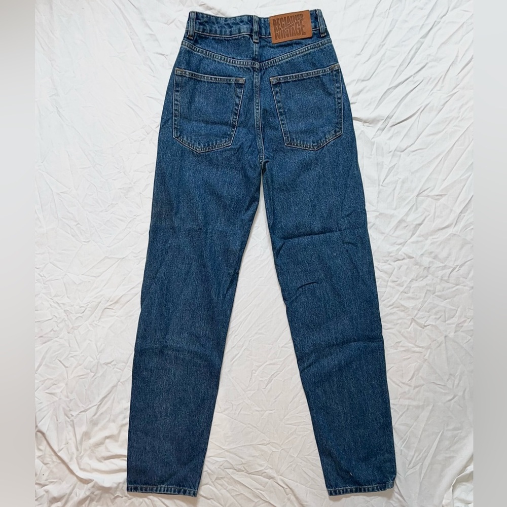 ⛓️🍒Reclaimed Vintage W24” High Rise Mid Wash Long Mom Jeans🍒⛓️